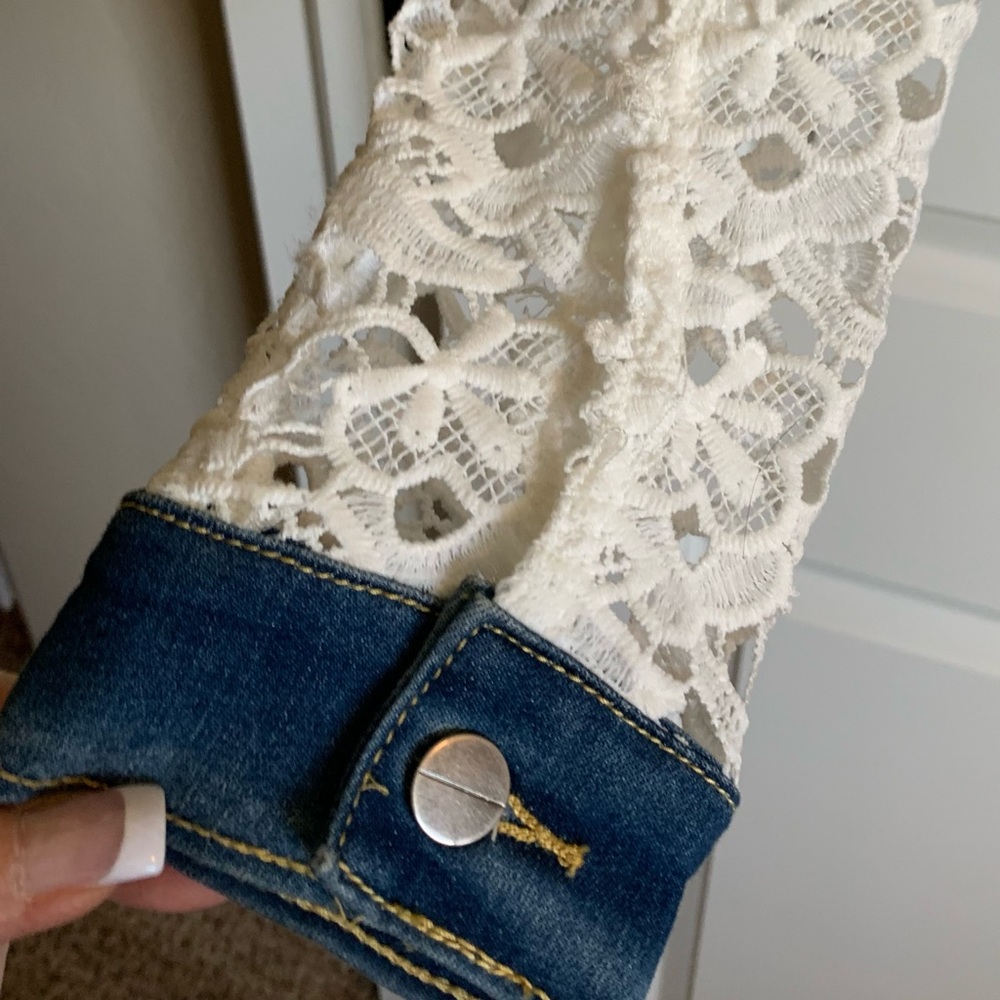 VENUS Jean Jacket ~ White Lace Sleeves with Jean Cuffs ~ Size 12